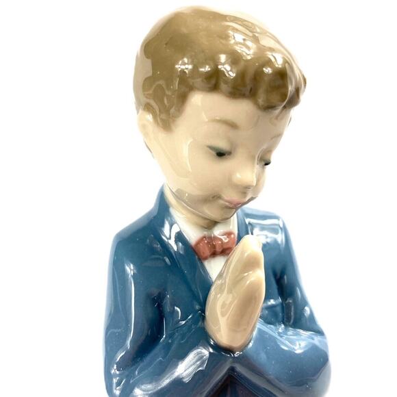 Nao Lladro Time to Pray Boy handcrafted figurine Communion Confirmation with box - Picture 1 of 9